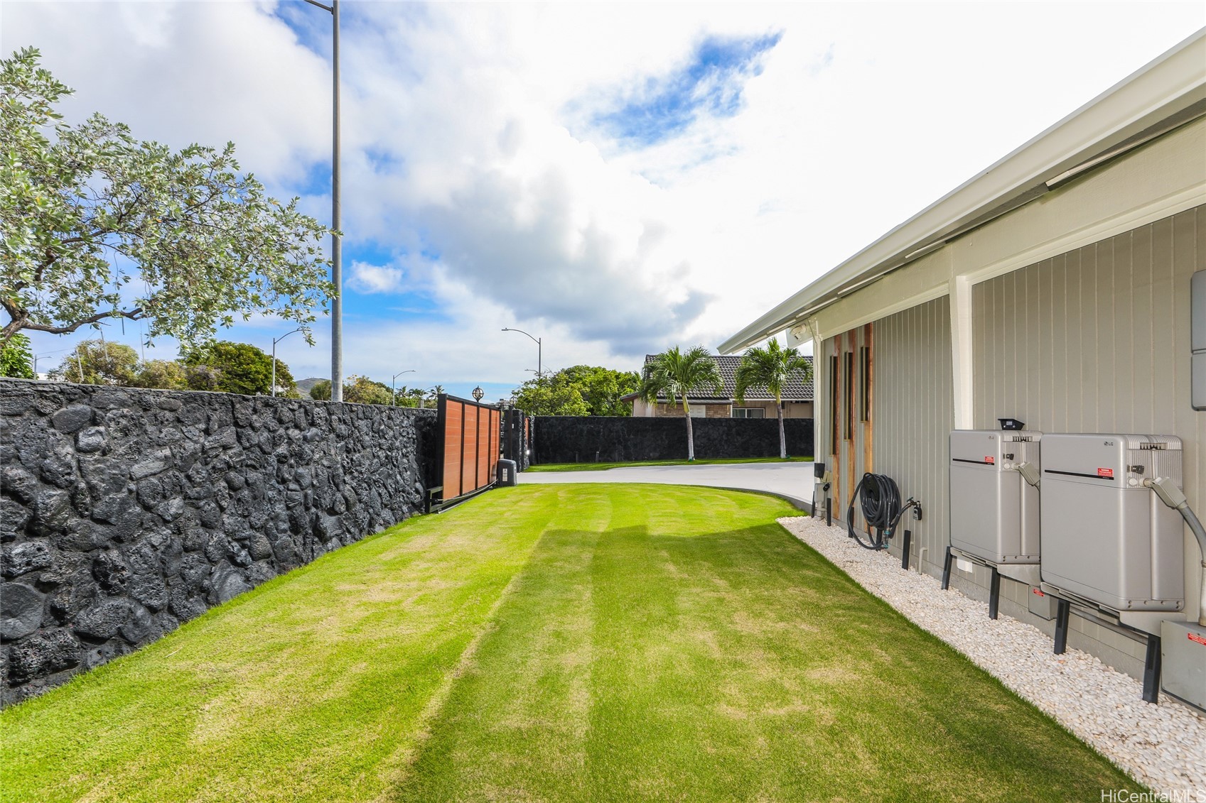 654 Lunalilo Home Road Property Photo 3