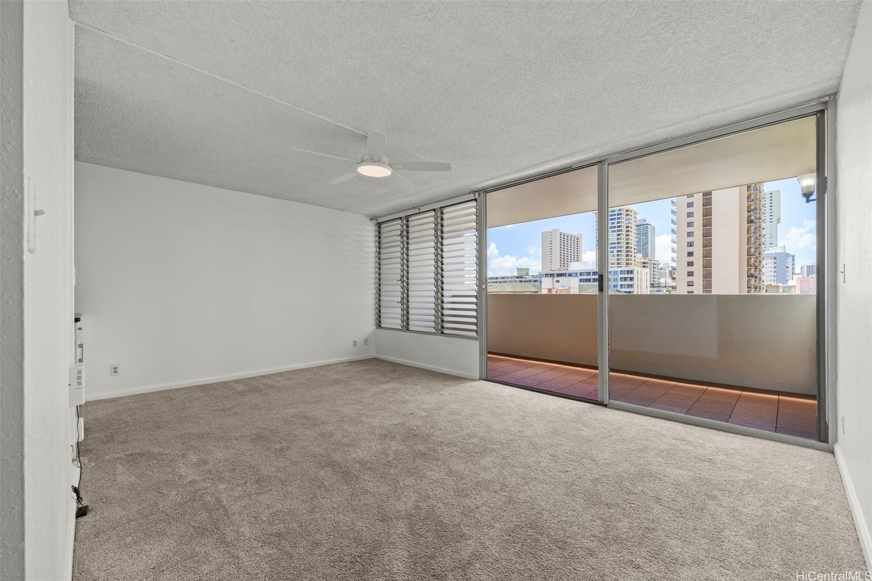 2092 Kuhio Avenue 902 Property Photo 9
