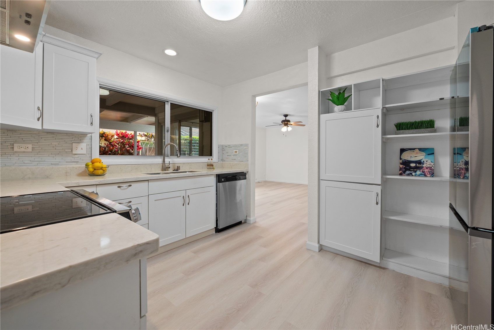 7544 Mokunoio Place Property Photo 3