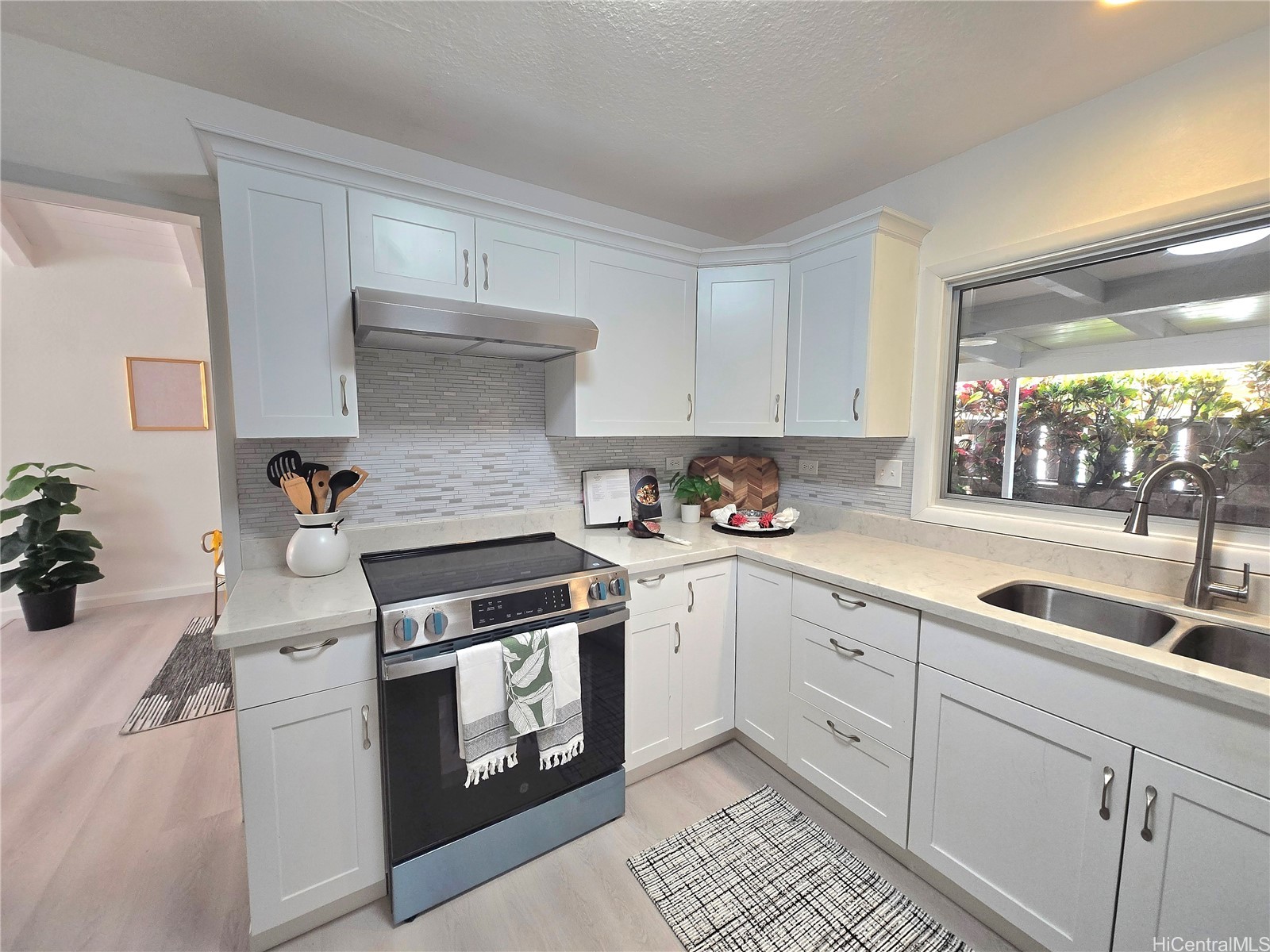 7544 Mokunoio Place Property Photo 3