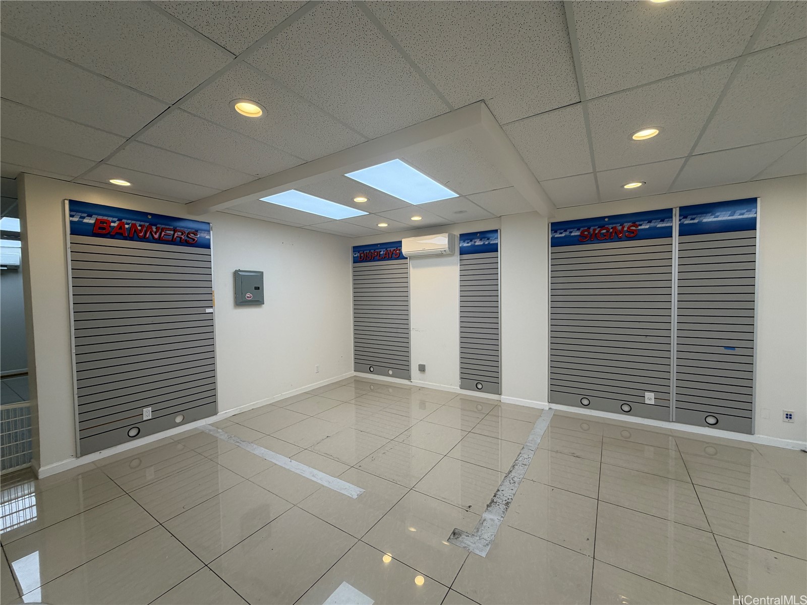 1302 Young Street Property Photo 4
