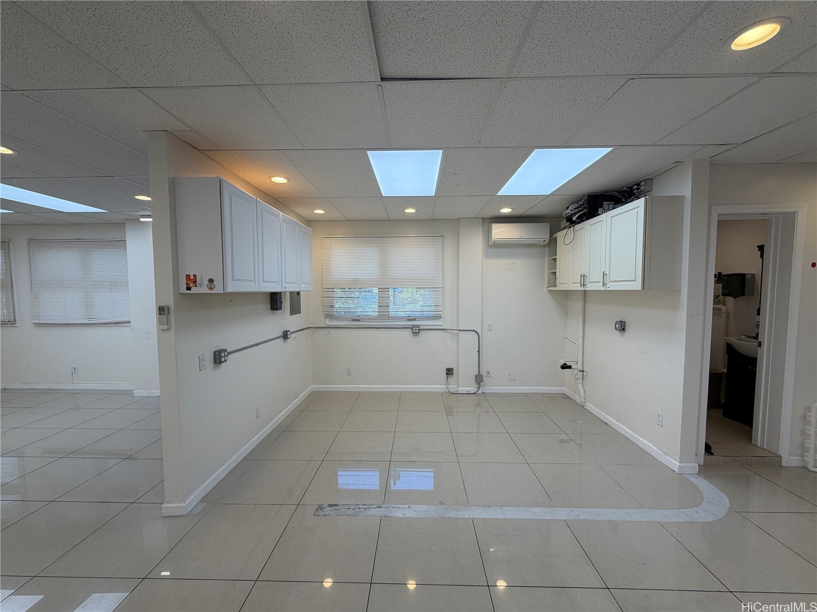 1302 Young Street Property Photo 6