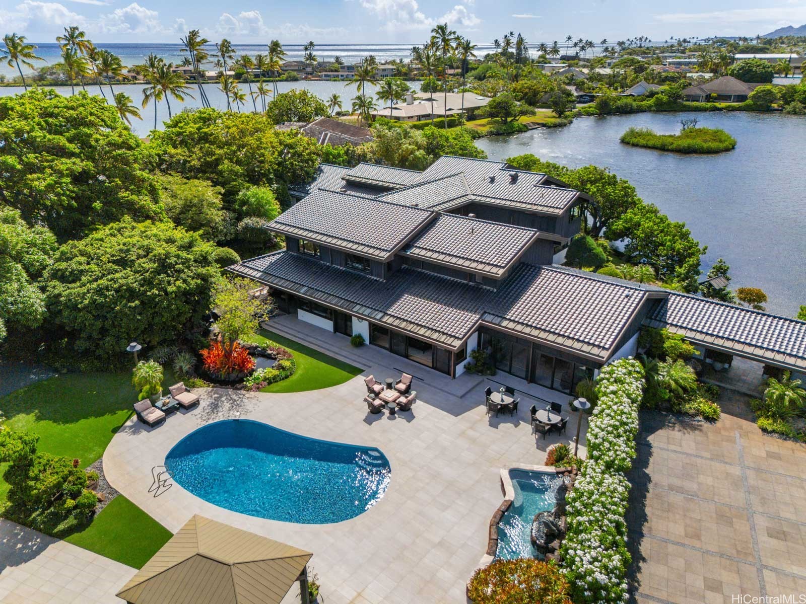 6015 Kalanianaole Highway Property Photo 1
