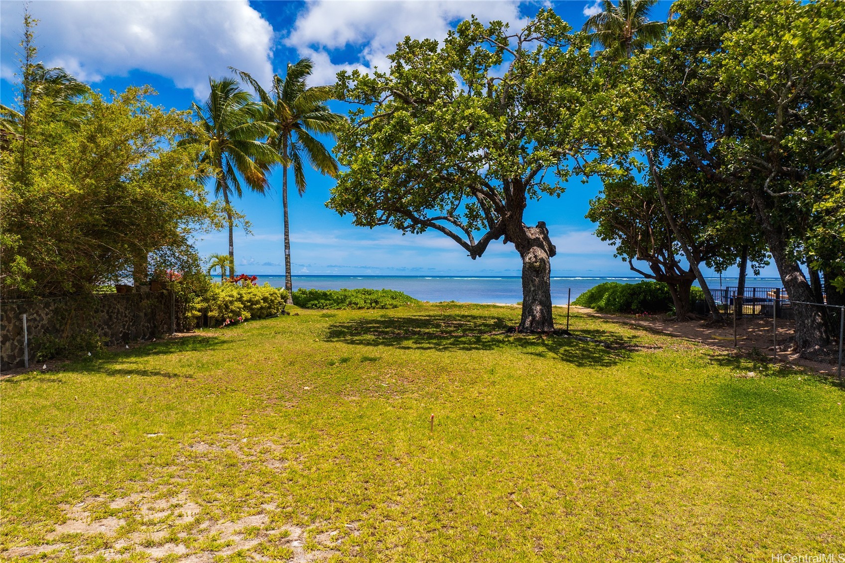 240 Paiko Drive Property Photo 3