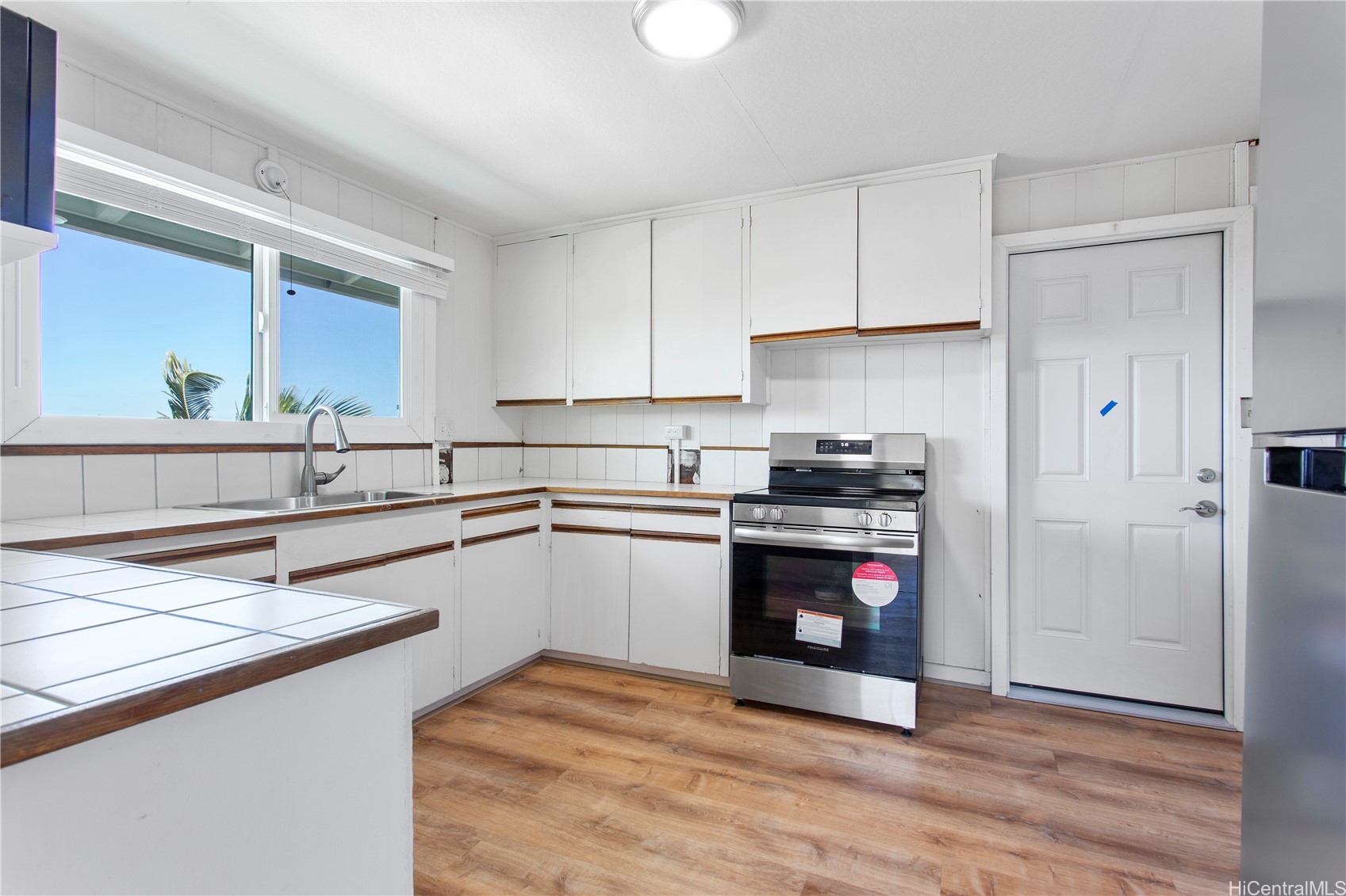 1484 Halekoa Drive Property Photo 6