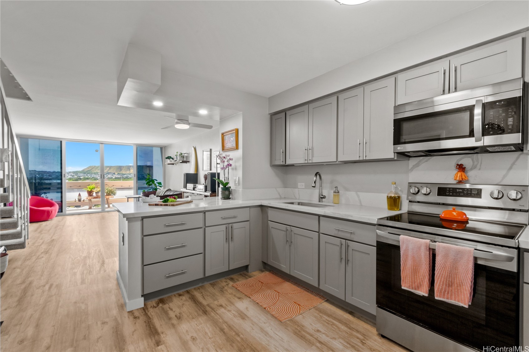 500 University Avenue 928 Property Photo 1