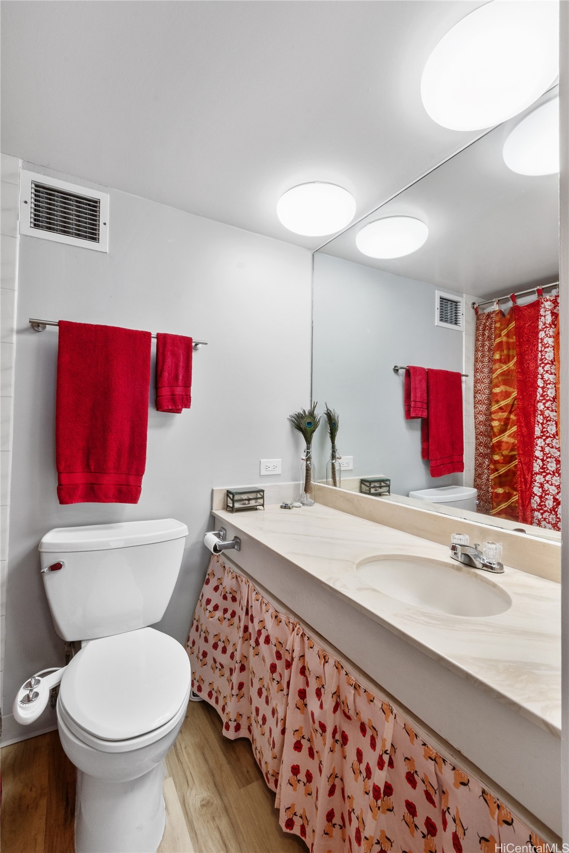 500 University Avenue 928 Property Photo 16