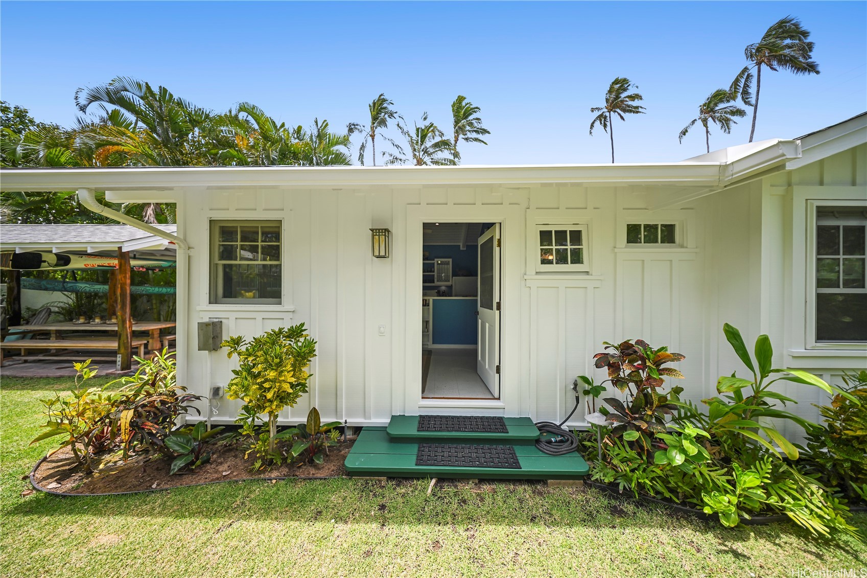 1414 Mokulua Drive Property Photo 20