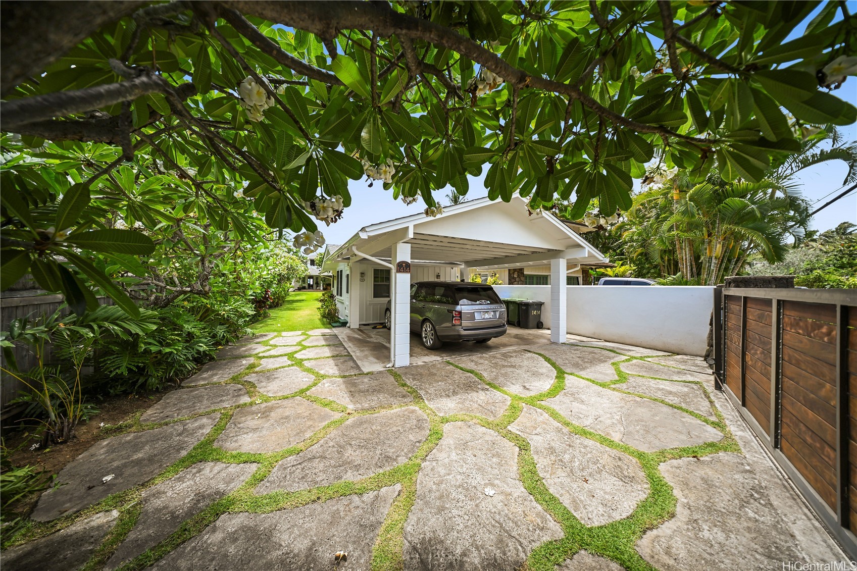1414 Mokulua Drive Property Photo 24