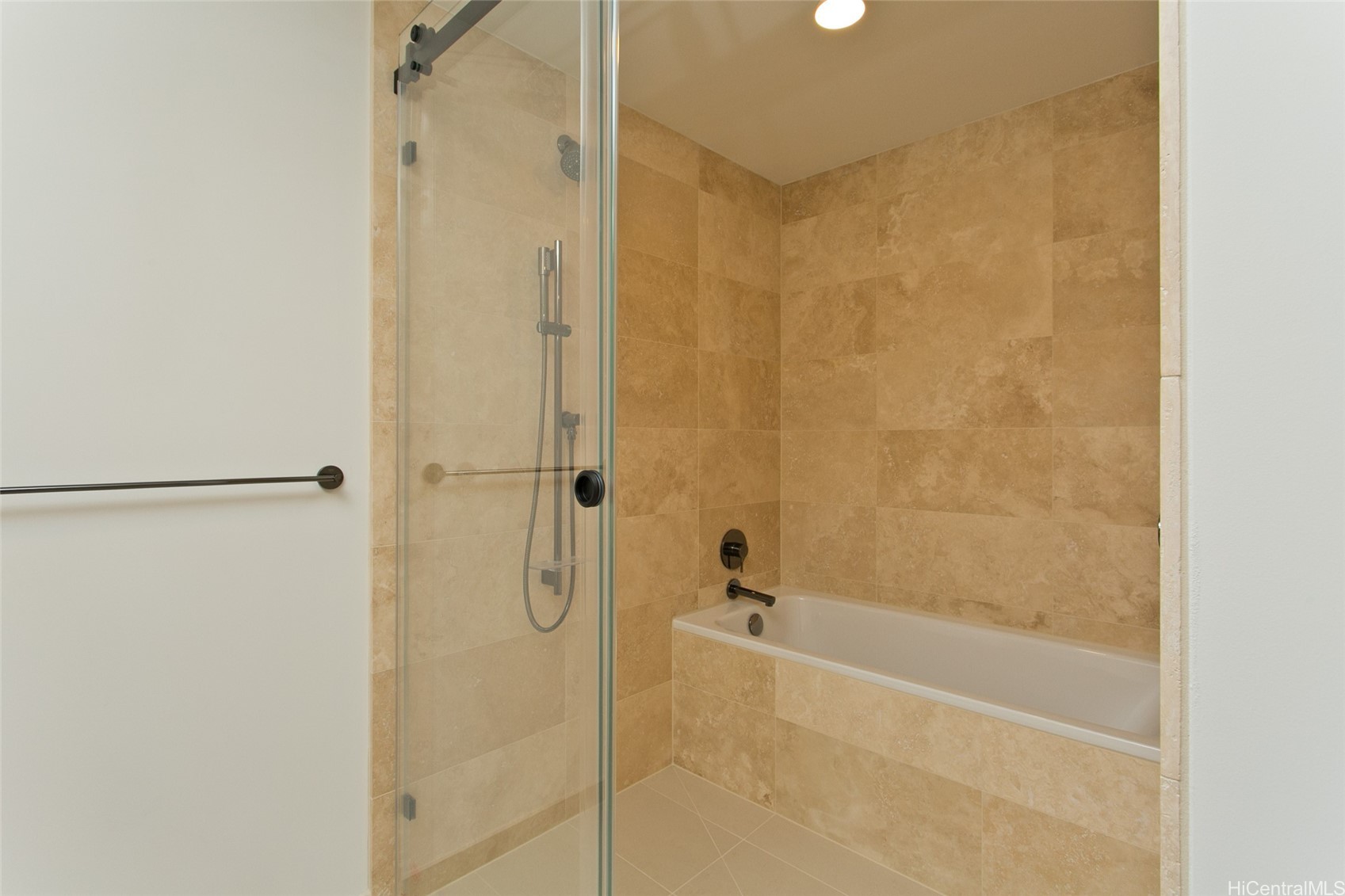 333 Ward Avenue 2500 Property Photo 15