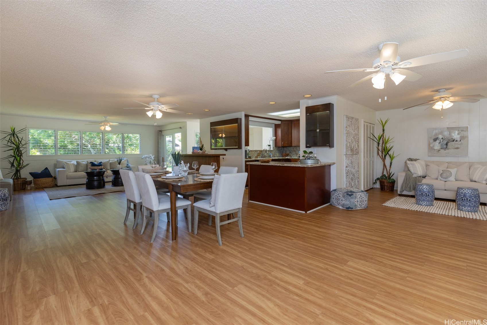176 Kuulei Road Property Photo 4