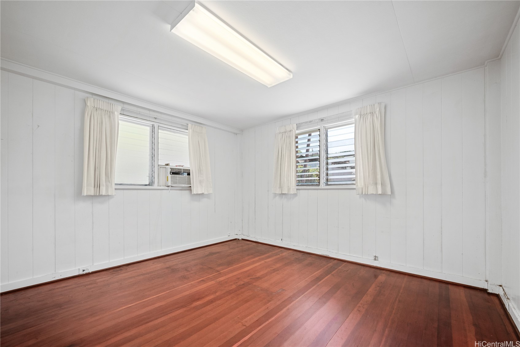1996 Naio Street Property Photo 8