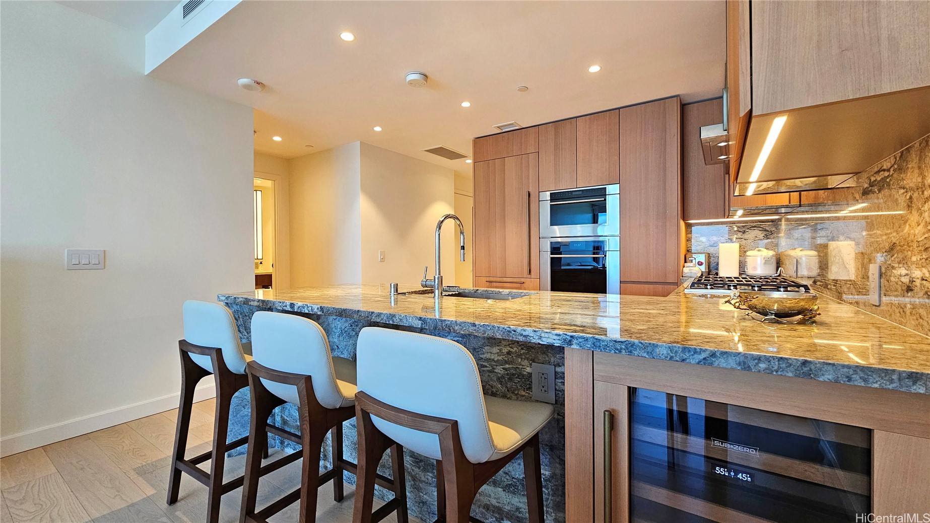 1100 Ala Moana Boulevard 3107 Property Photo 5