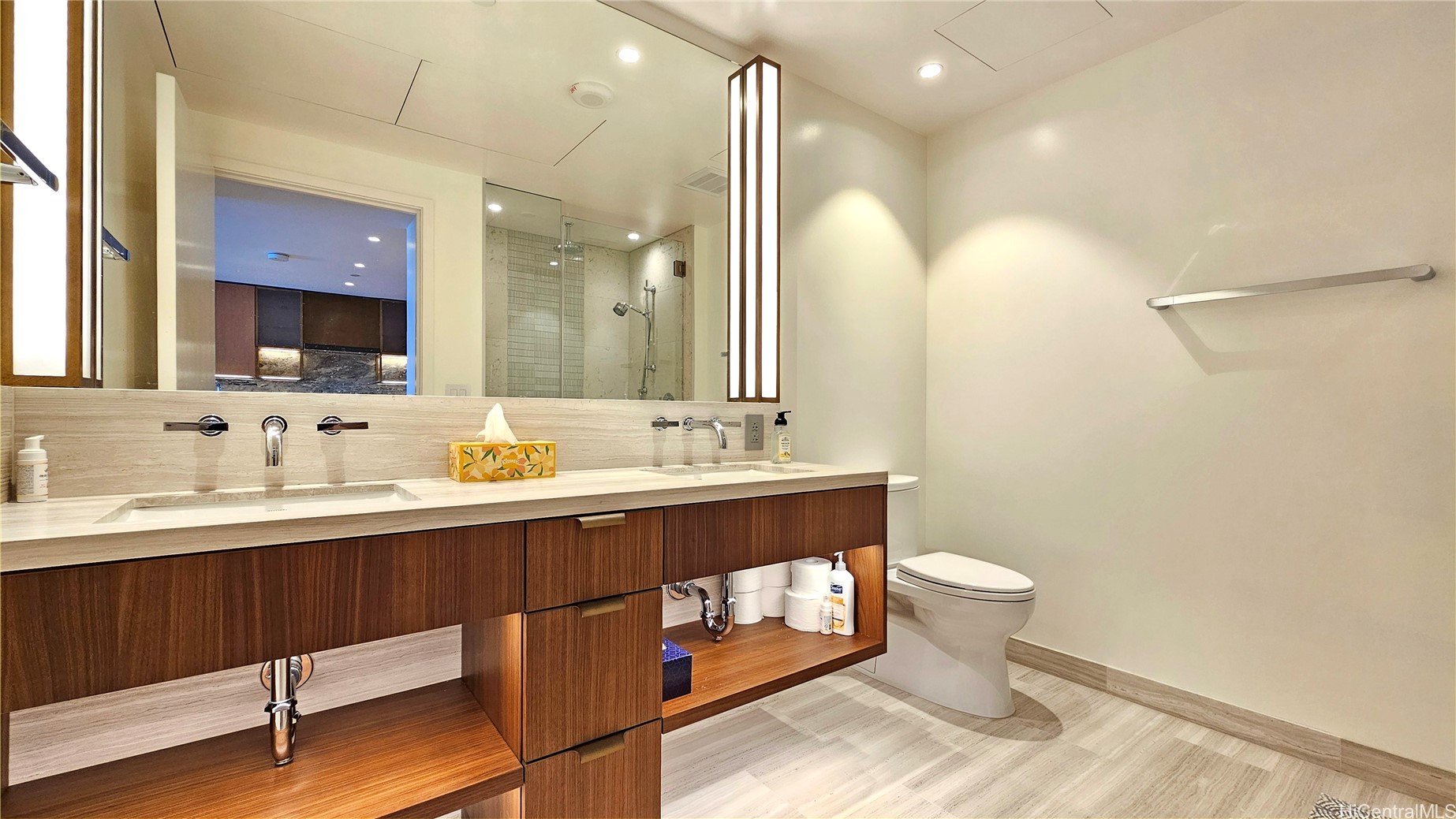 1100 Ala Moana Boulevard 3107 Property Photo 8