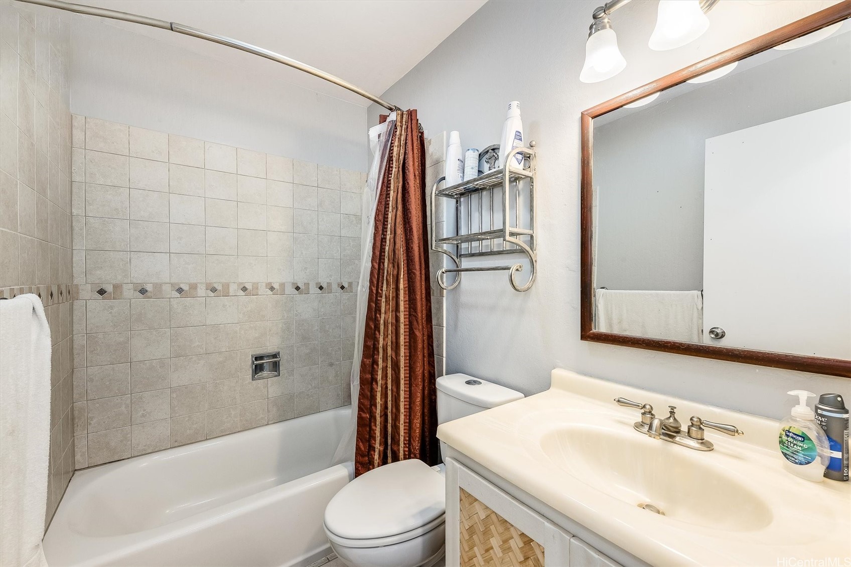 599 Keolu Drive B Property Photo 13