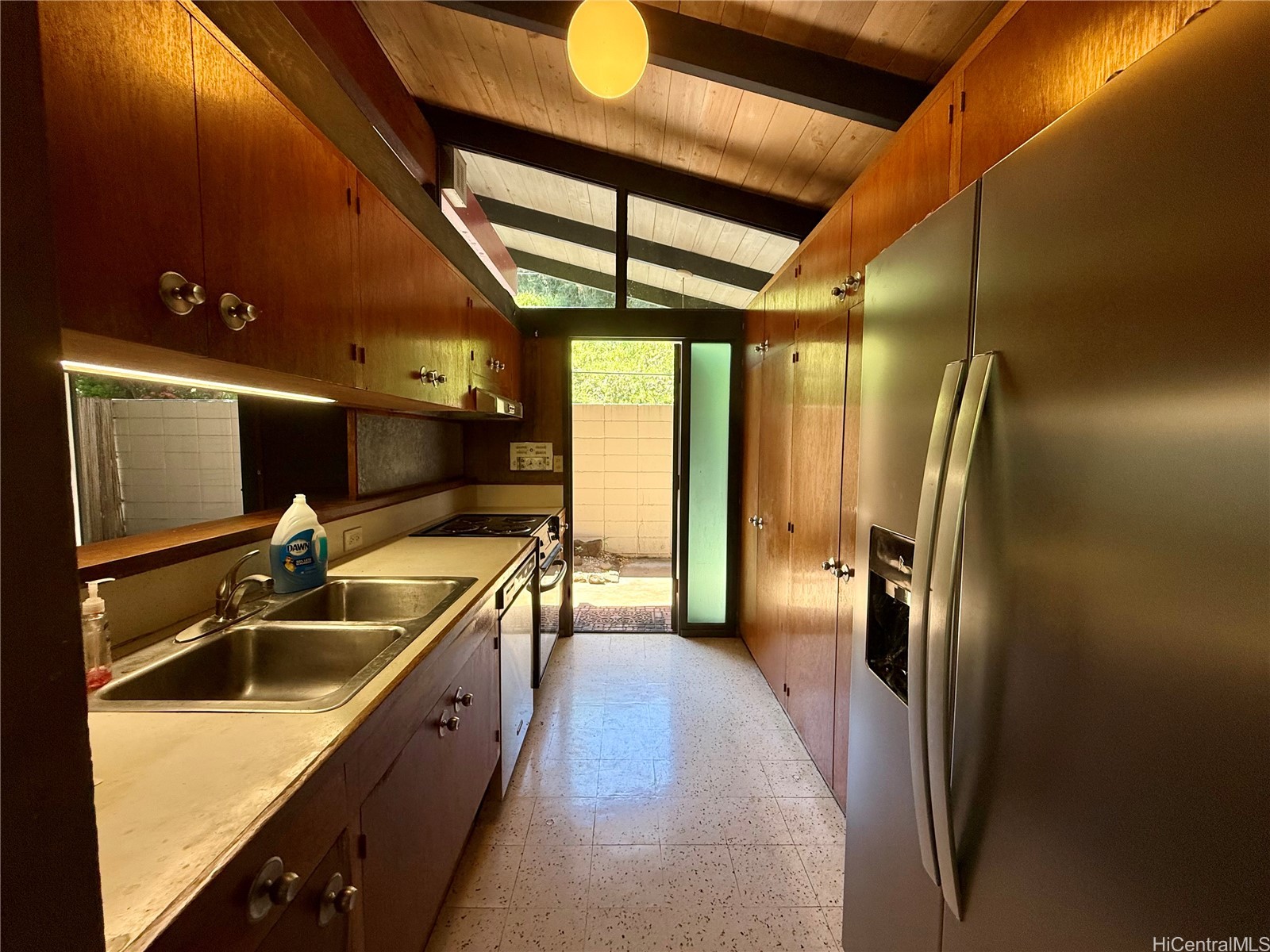 1446 Mahiole Street Property Photo 3