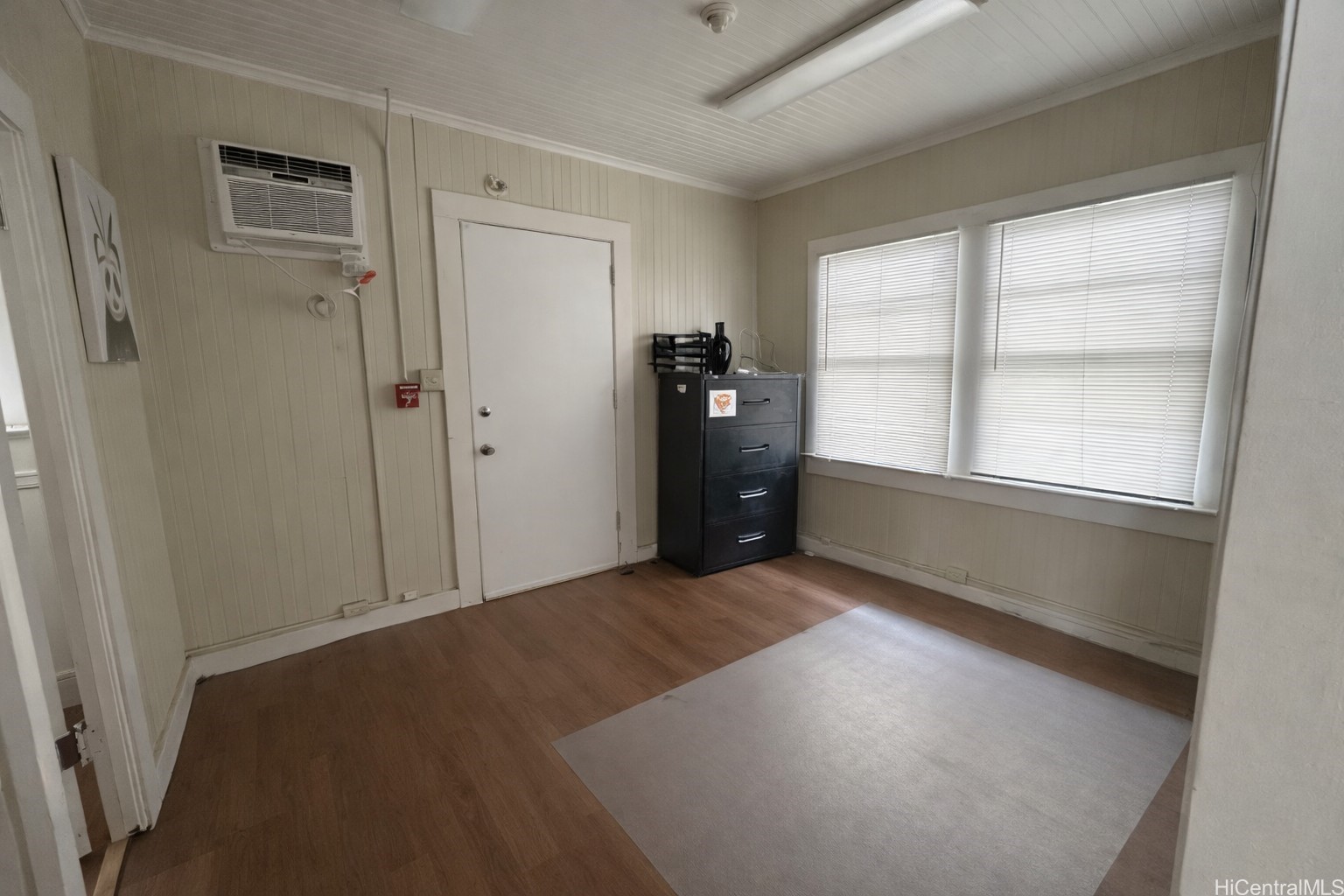 3513 Harding Avenue Property Photo 6