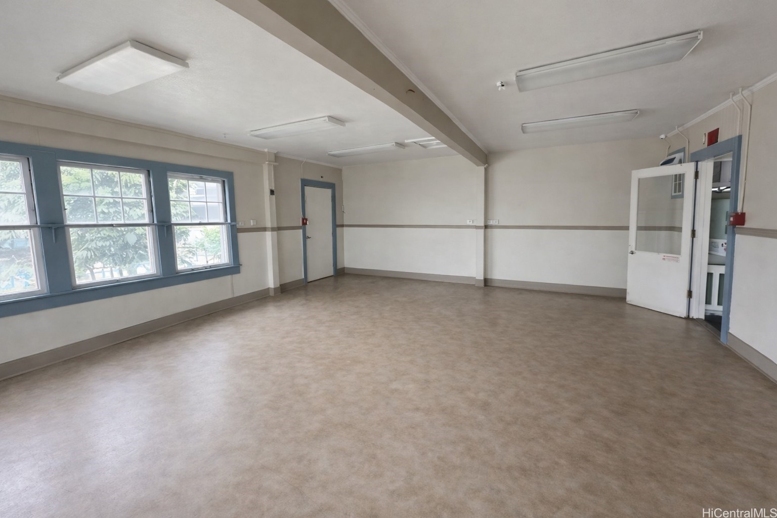 3513 Harding Avenue Property Photo 8