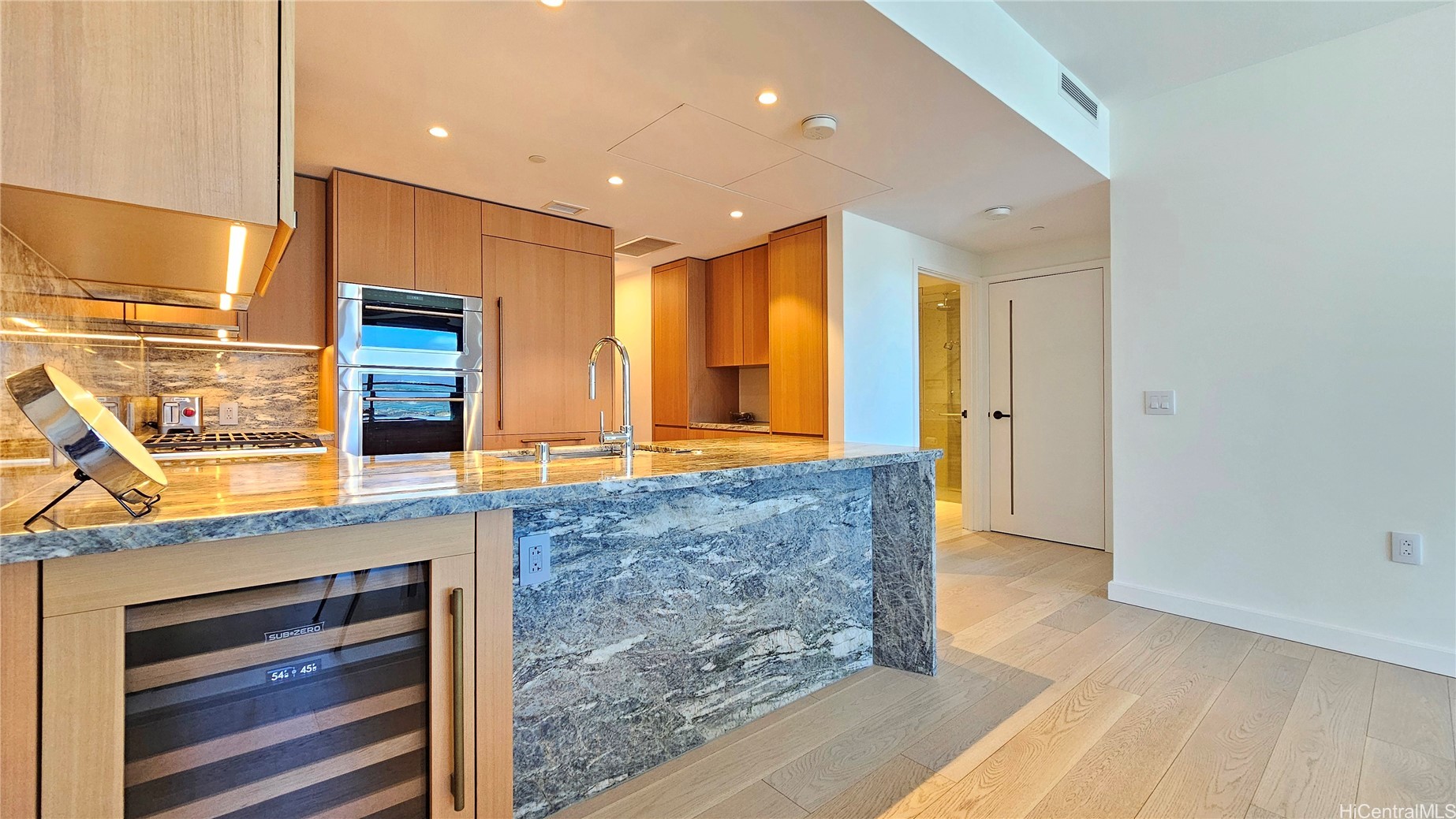 1100 Ala Moana Boulevard 2703 Property Photo 3