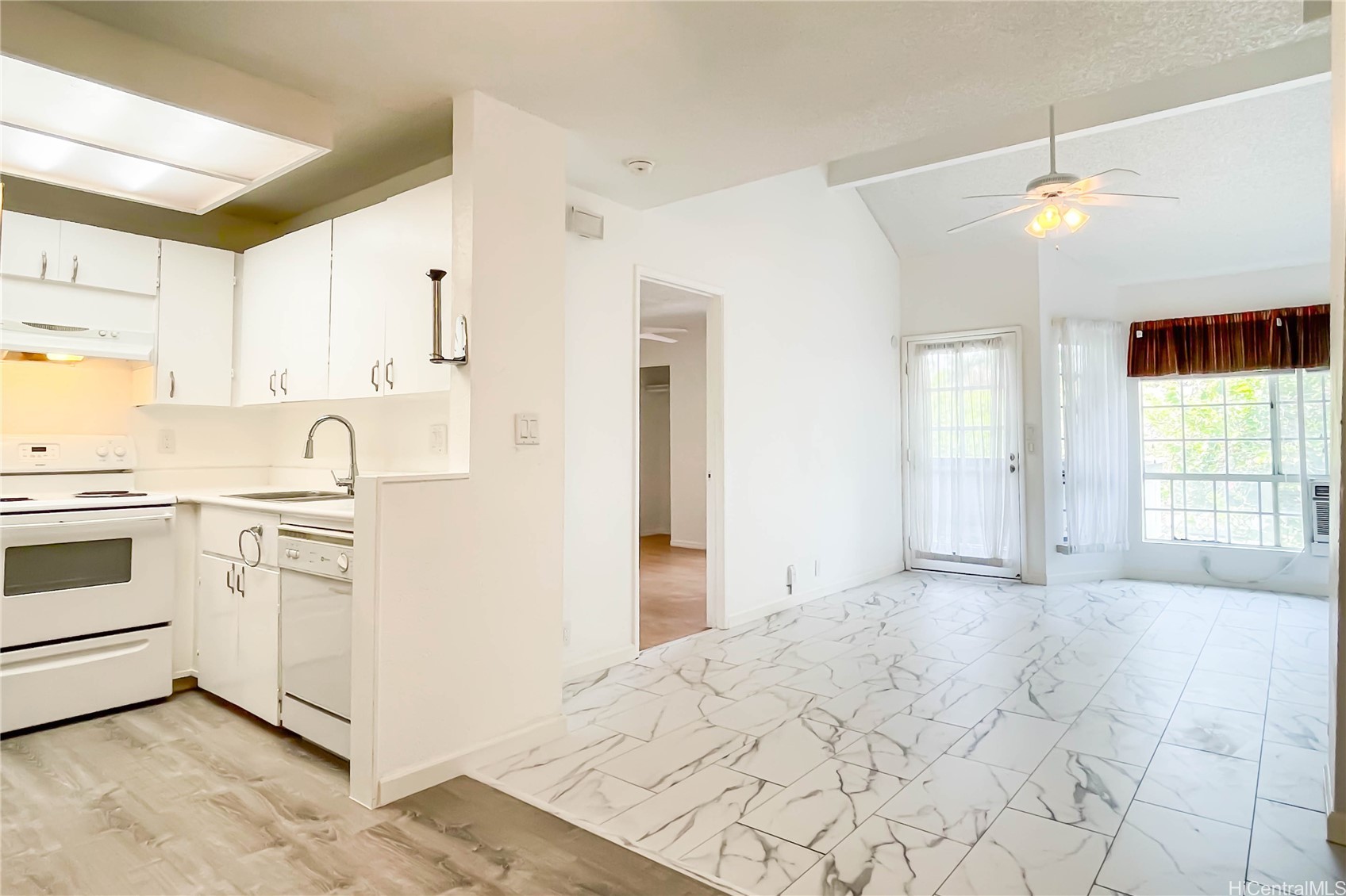 500 Mananai Place 17v Property Photo 5