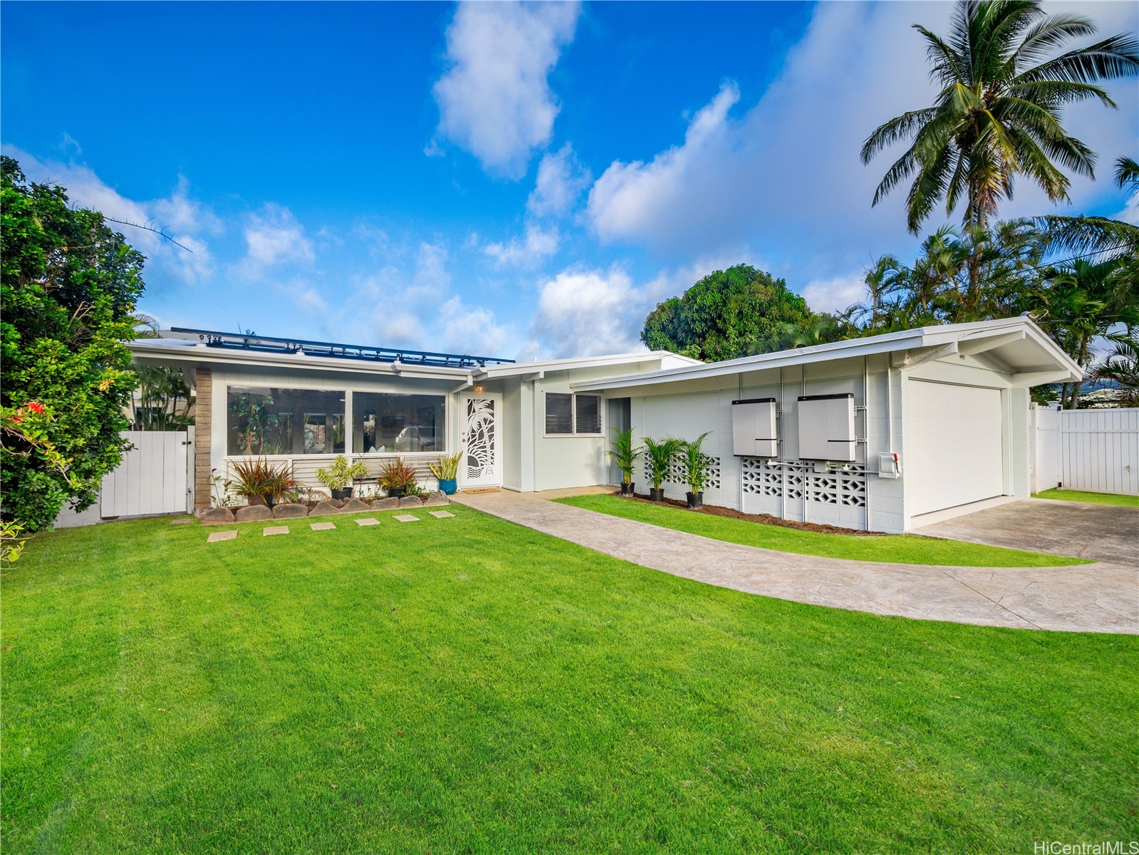 545 Ka Awakea Place Property Photo 2