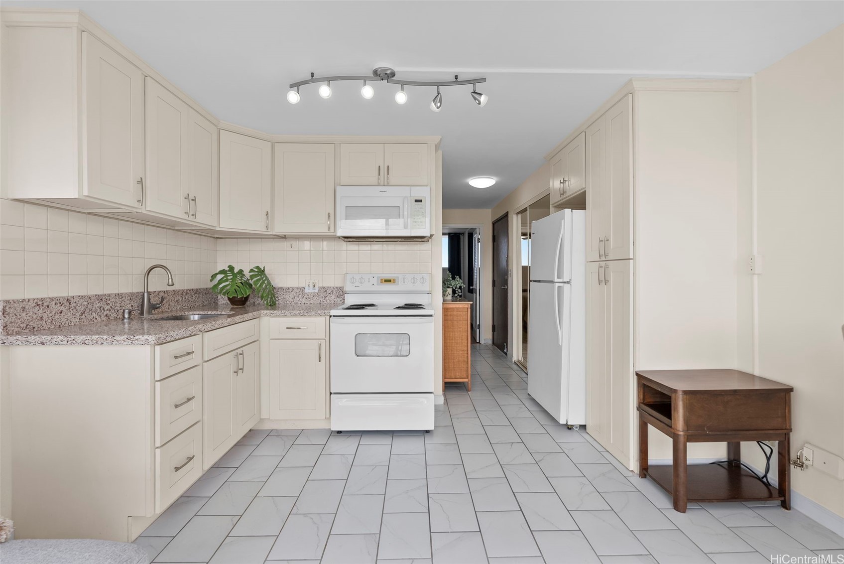 2211 Ala Wai Boulevard 3111 Property Photo 6