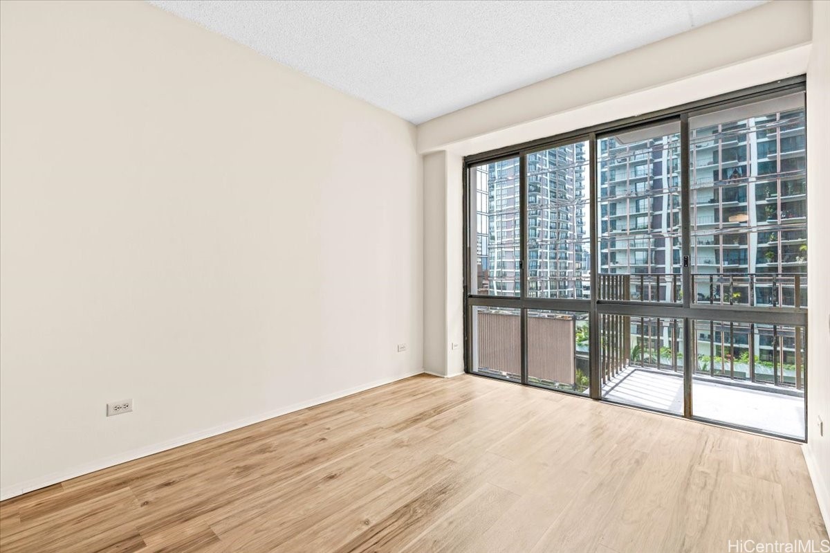 225 Queen Street 11e Property Photo 9