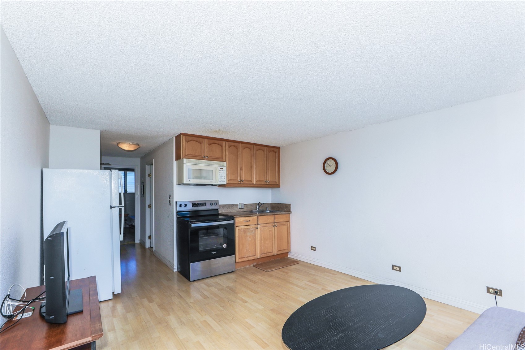 2211 Ala Wai Boulevard 1806 Property Photo 2