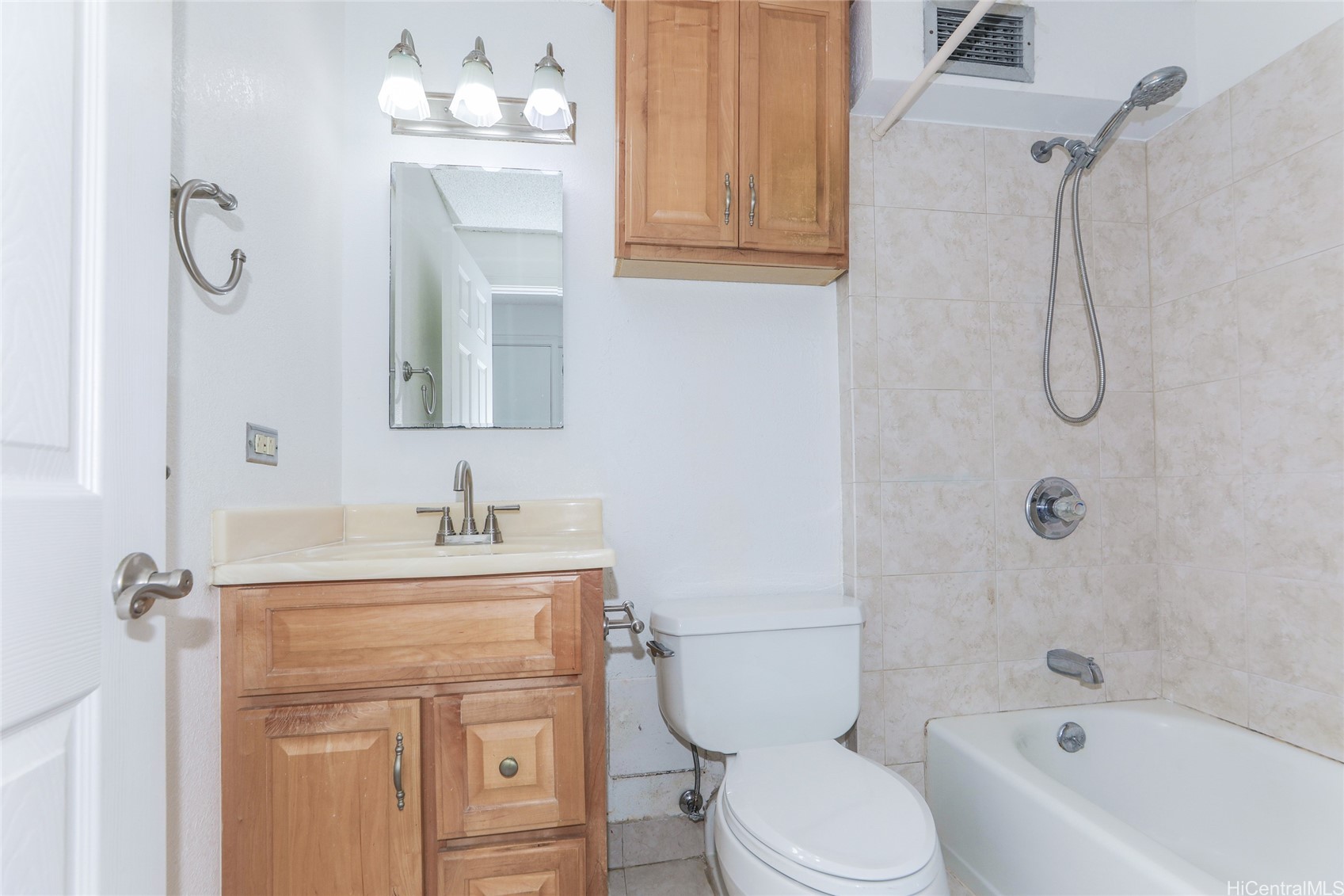 2211 Ala Wai Boulevard 1806 Property Photo 7