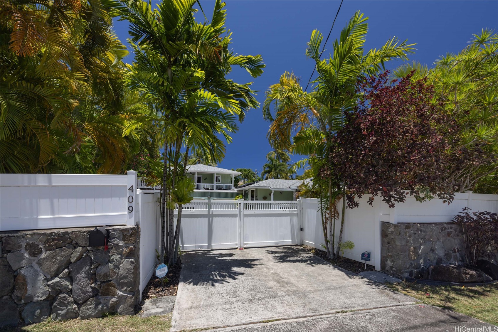 409 Wanaao Road Property Photo 2
