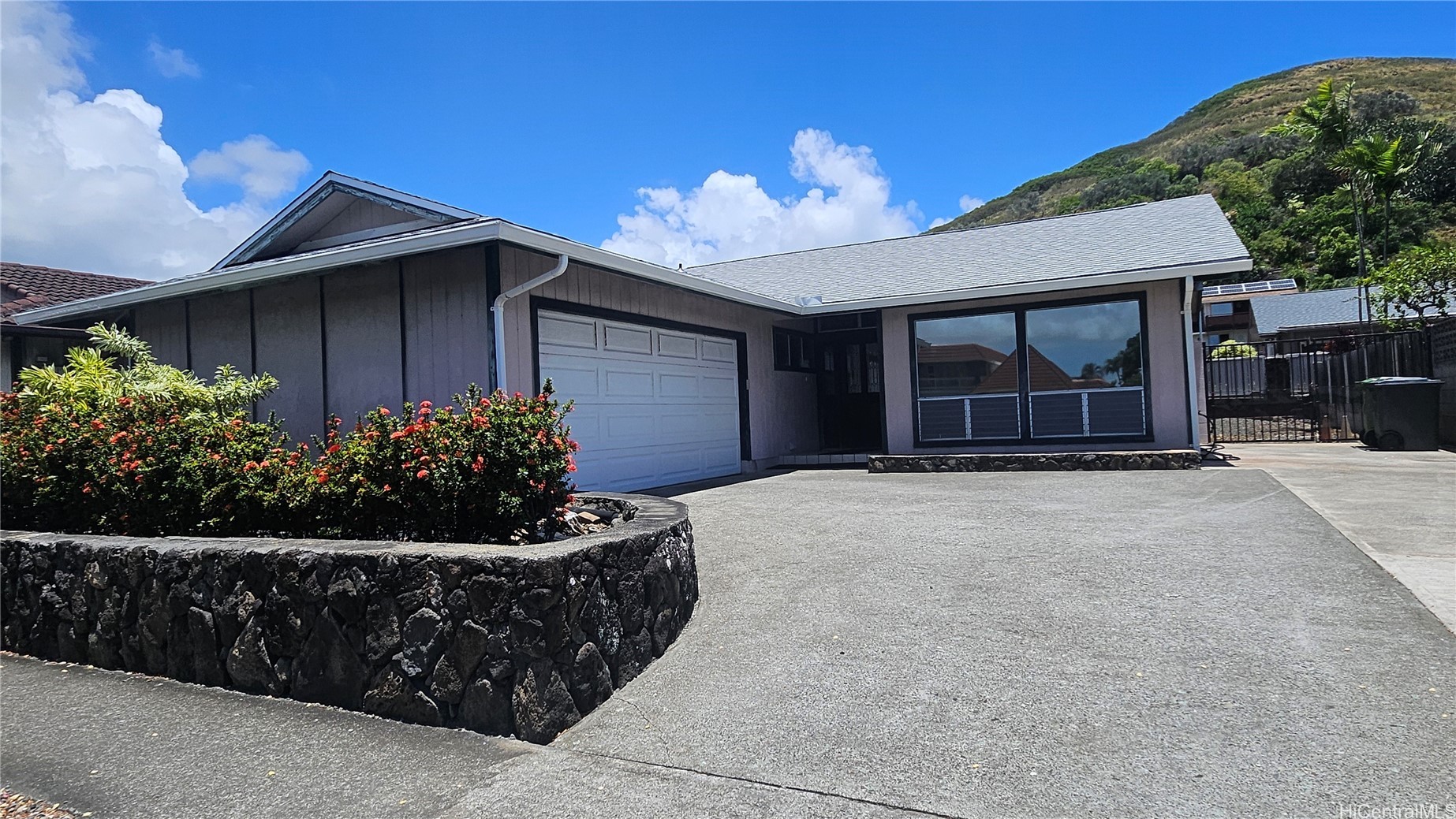 590 Keolu Drive Property Photo 6