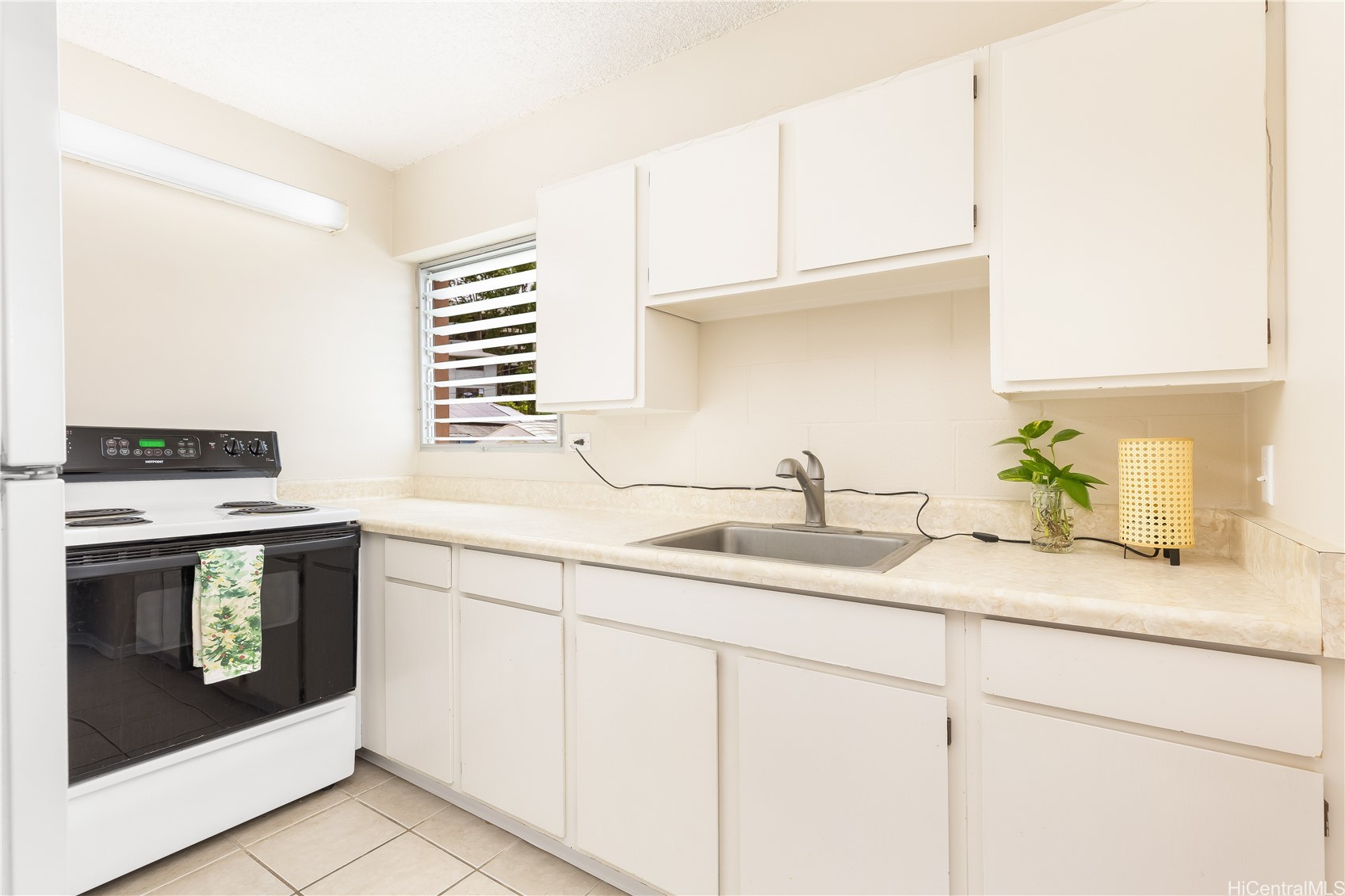 968 Spencer Street 301 Property Photo 5
