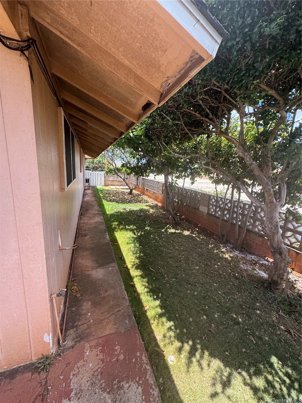1666 Kaumoli Street Property Photo 19