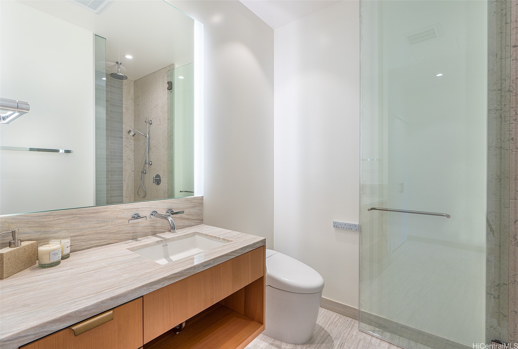 1100 Ala Moana Boulevard Ph3802 Property Photo 16