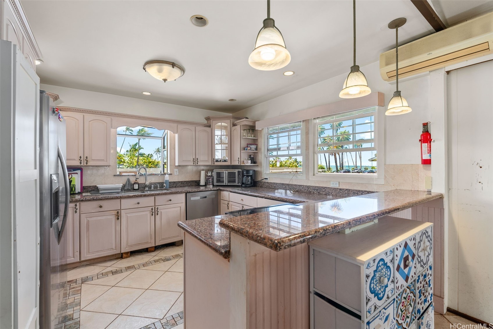 5060 Kalanianaole Highway Property Photo 1