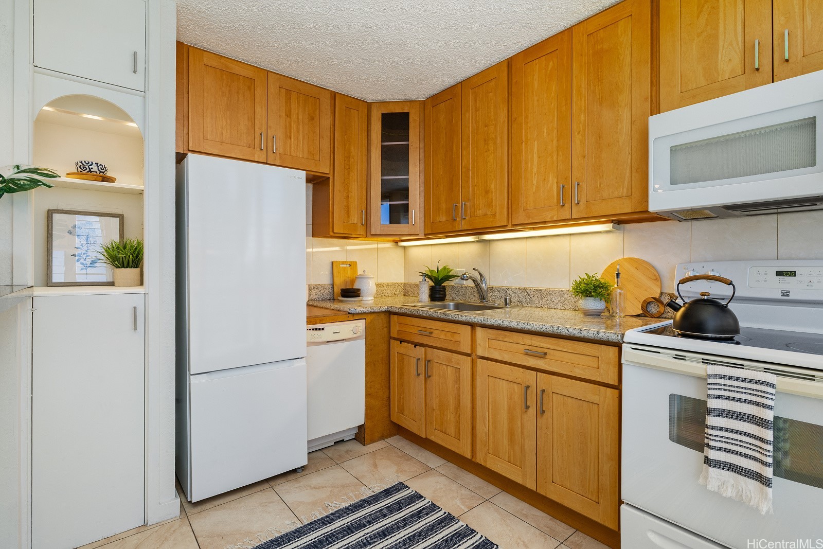 620 Mccully Street 703 Property Photo 6