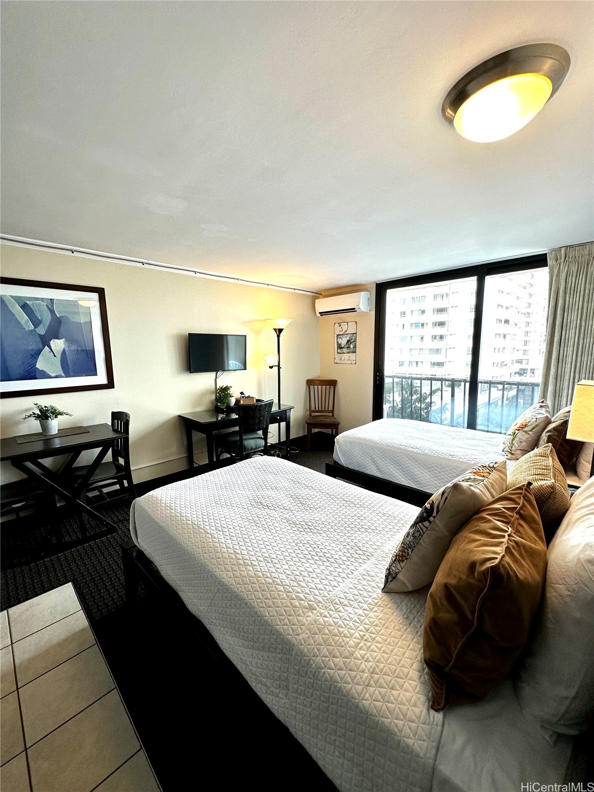 2425 Kuhio Avenue 604 Property Photo 4