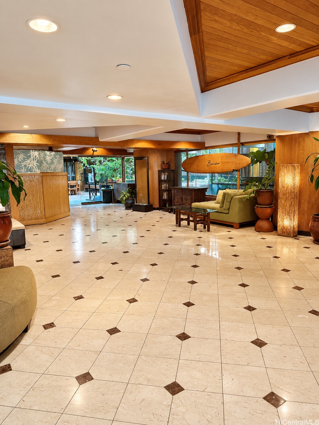 2425 Kuhio Avenue 604 Property Photo 20