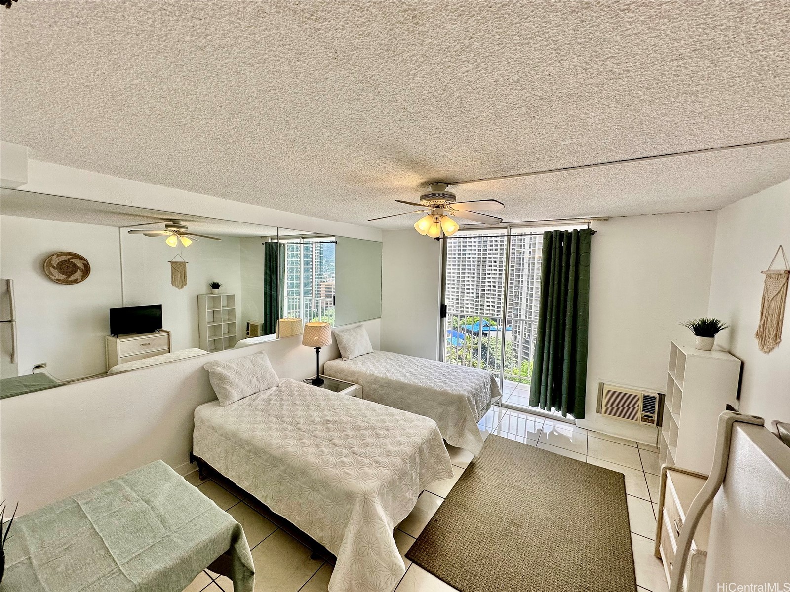 1920 Ala Moana Boulevard 1606 Property Photo 2