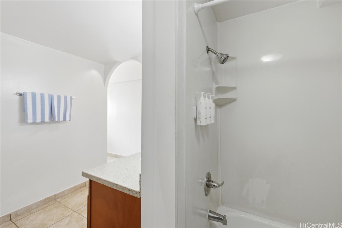2161 Kalia Road 505 Property Photo 10