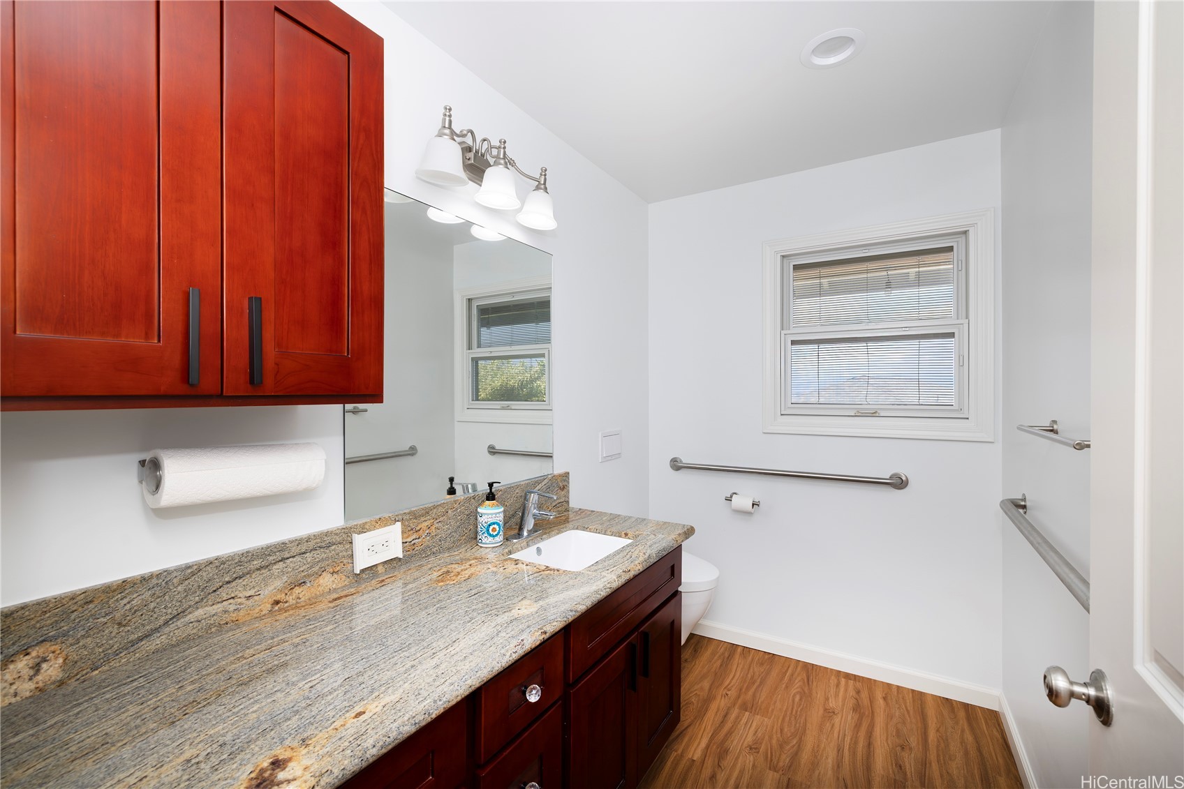 1118 Hala Drive Property Photo 5