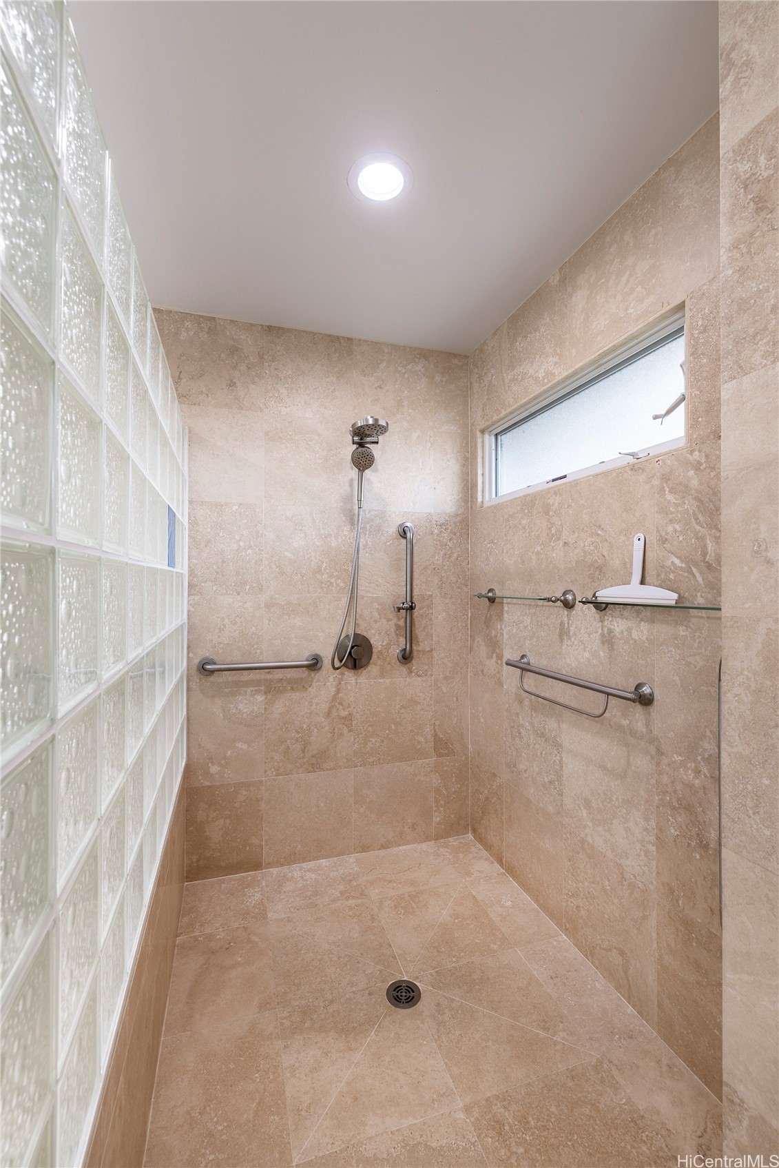 1118 Hala Drive Property Photo 9
