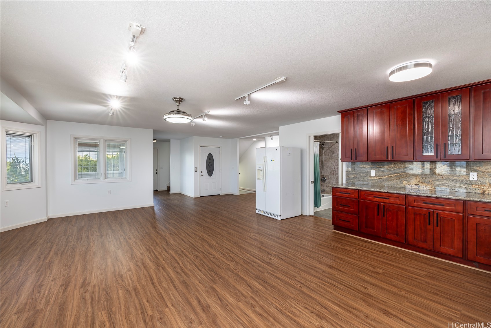 1118 Hala Drive Property Photo 17