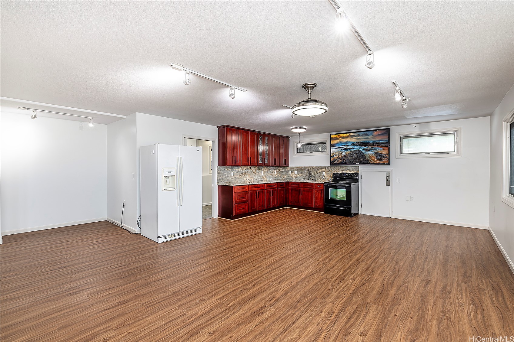 1118 Hala Drive Property Photo 18