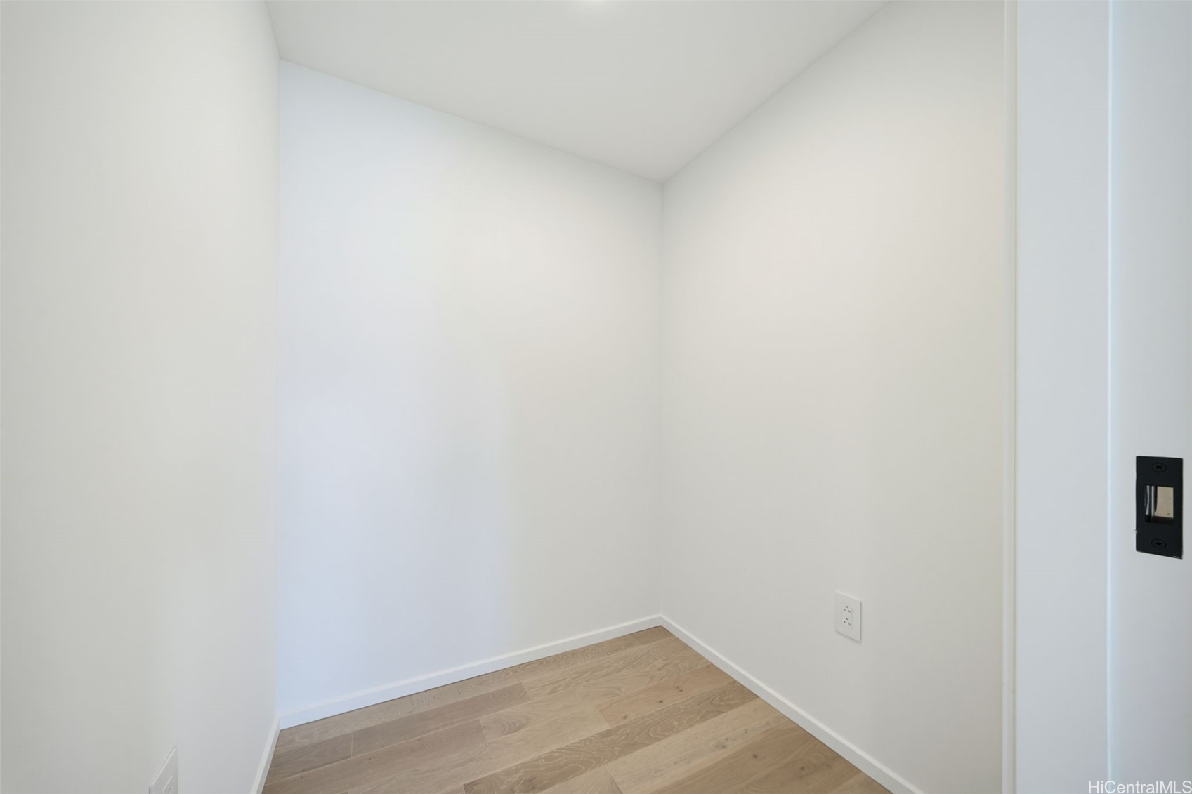 333 Ward Avenue 634 Property Photo 16
