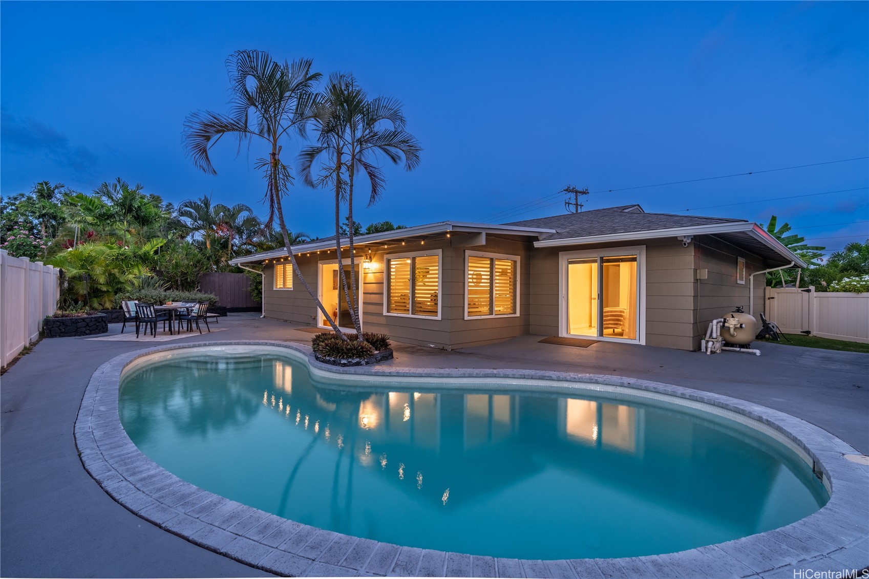 633 Keolu Drive Property Photo 1