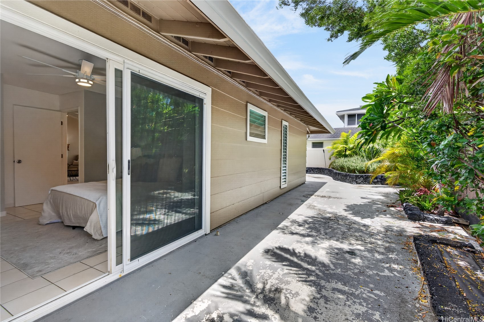 633 Keolu Drive Property Photo 24