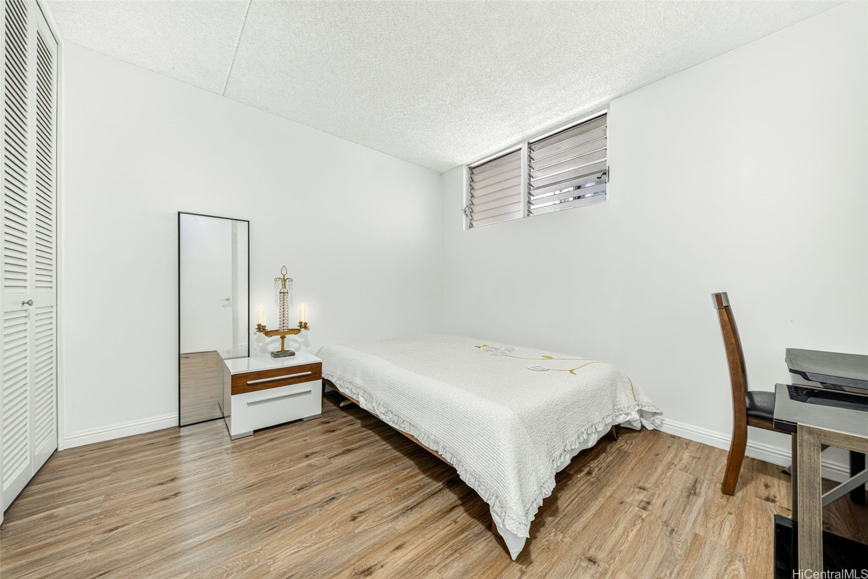 469 Ena Road 1512 Property Photo 8