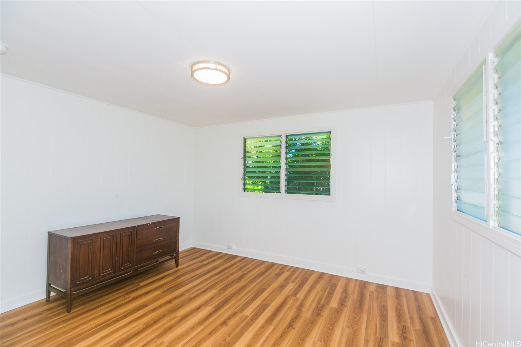 91-37 Amio Street Property Photo 11