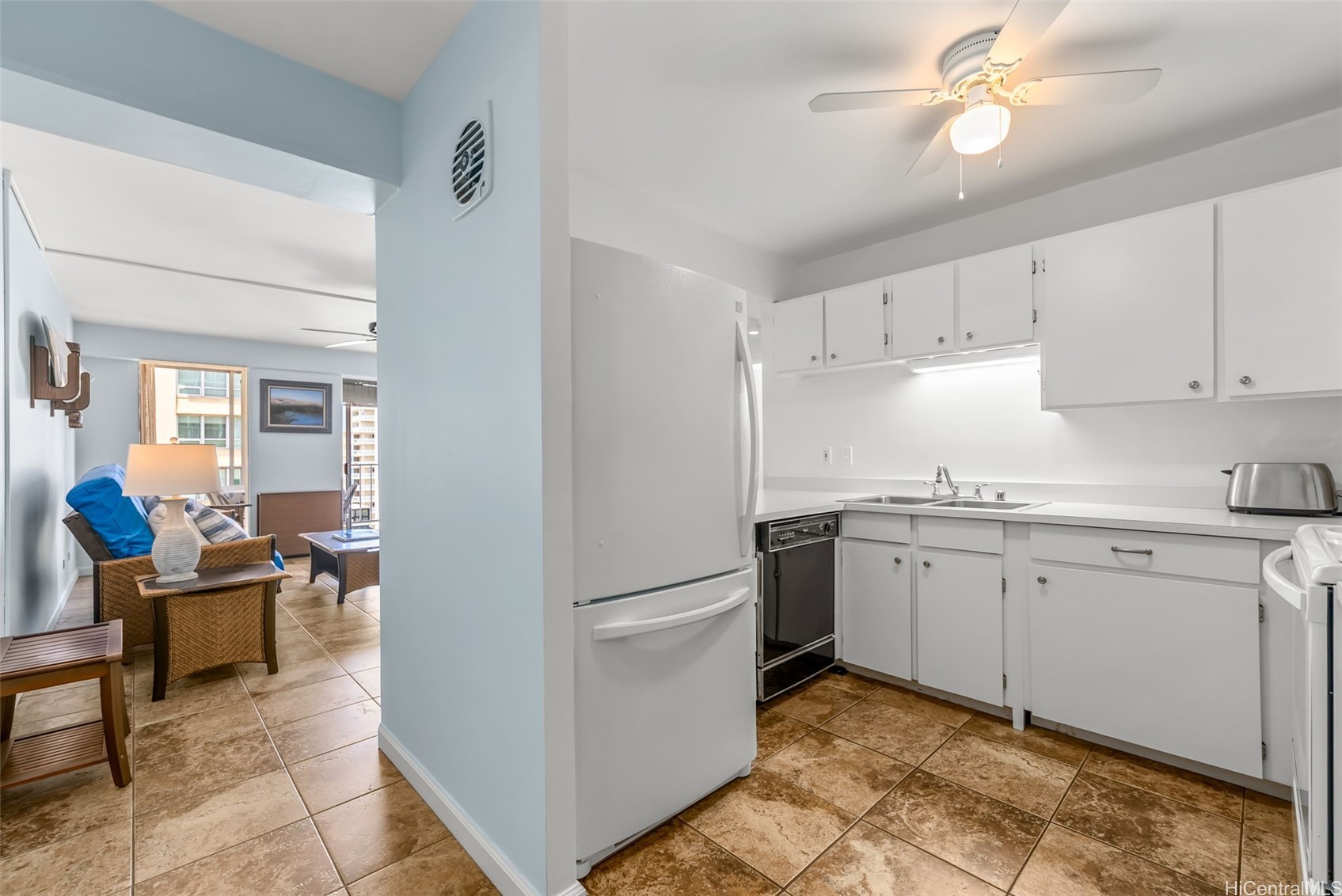 2575 Kuhio Avenue 1401 Property Photo 8